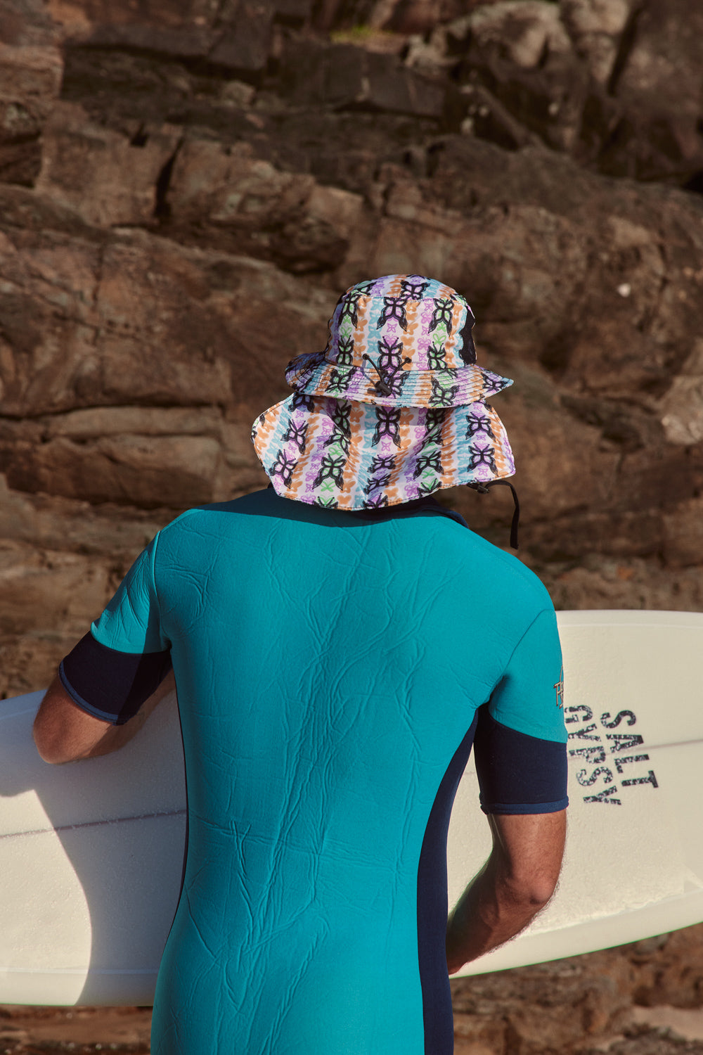Frizin Surf Hat - NEW CLIPS! - El Dingo